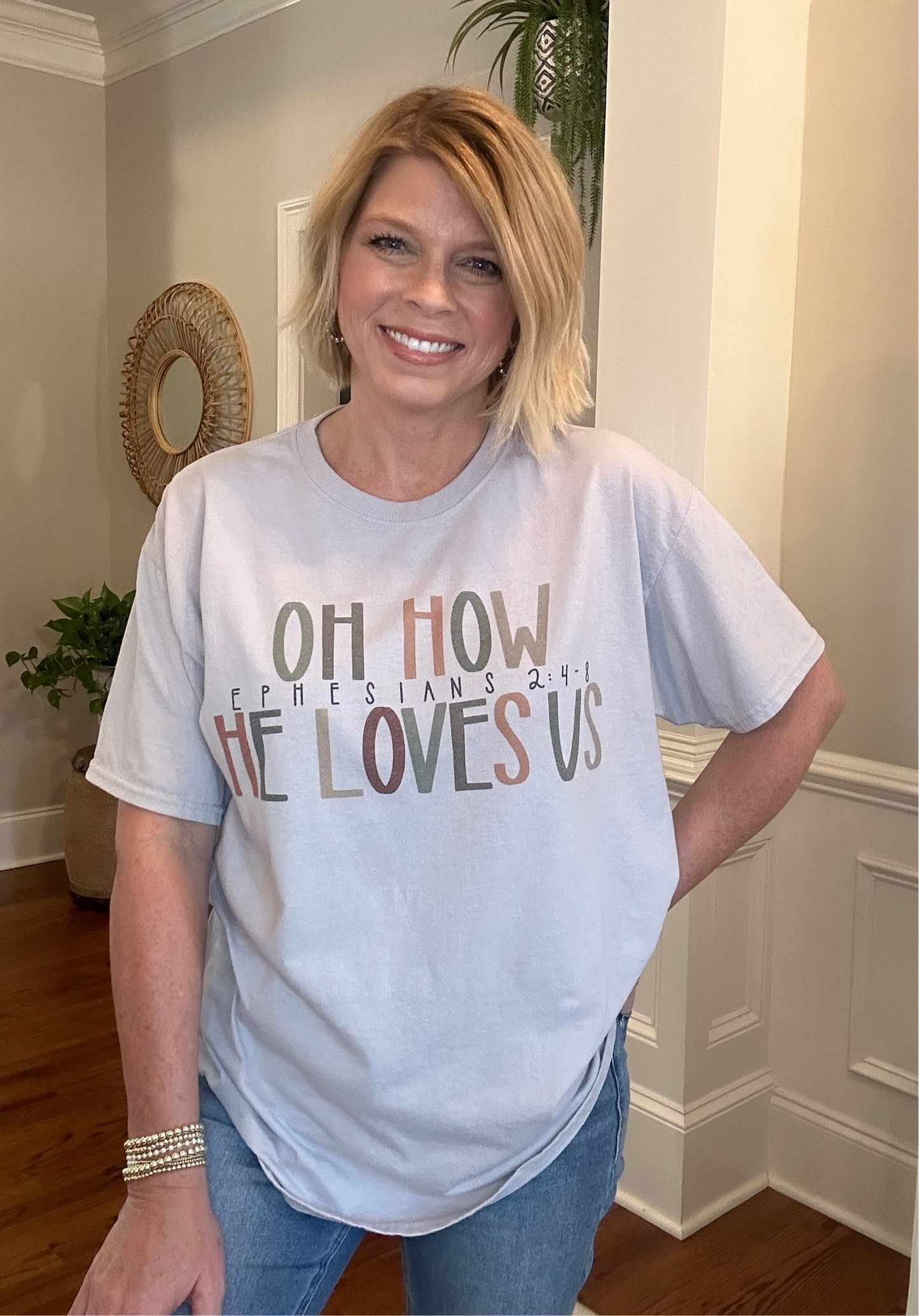 Oh How He Loves Us Tee | Lt. Gray