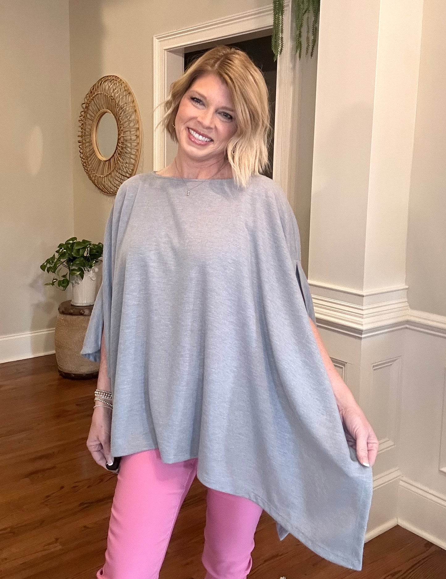 Breeze Embrace Flowy Top | Gray