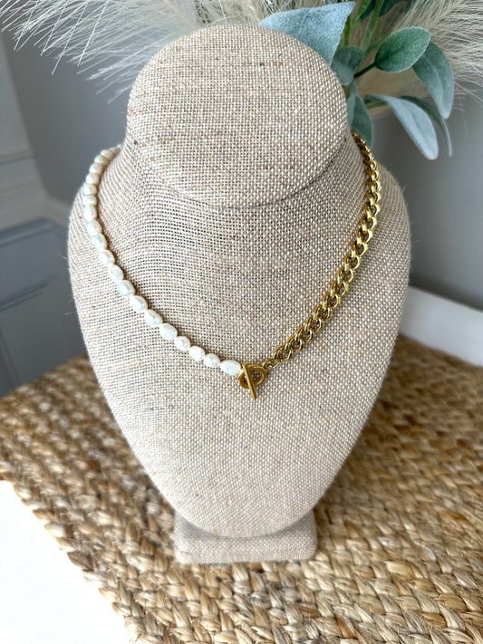 Shelly Pearled Gold Chain Necklace | Waterproof