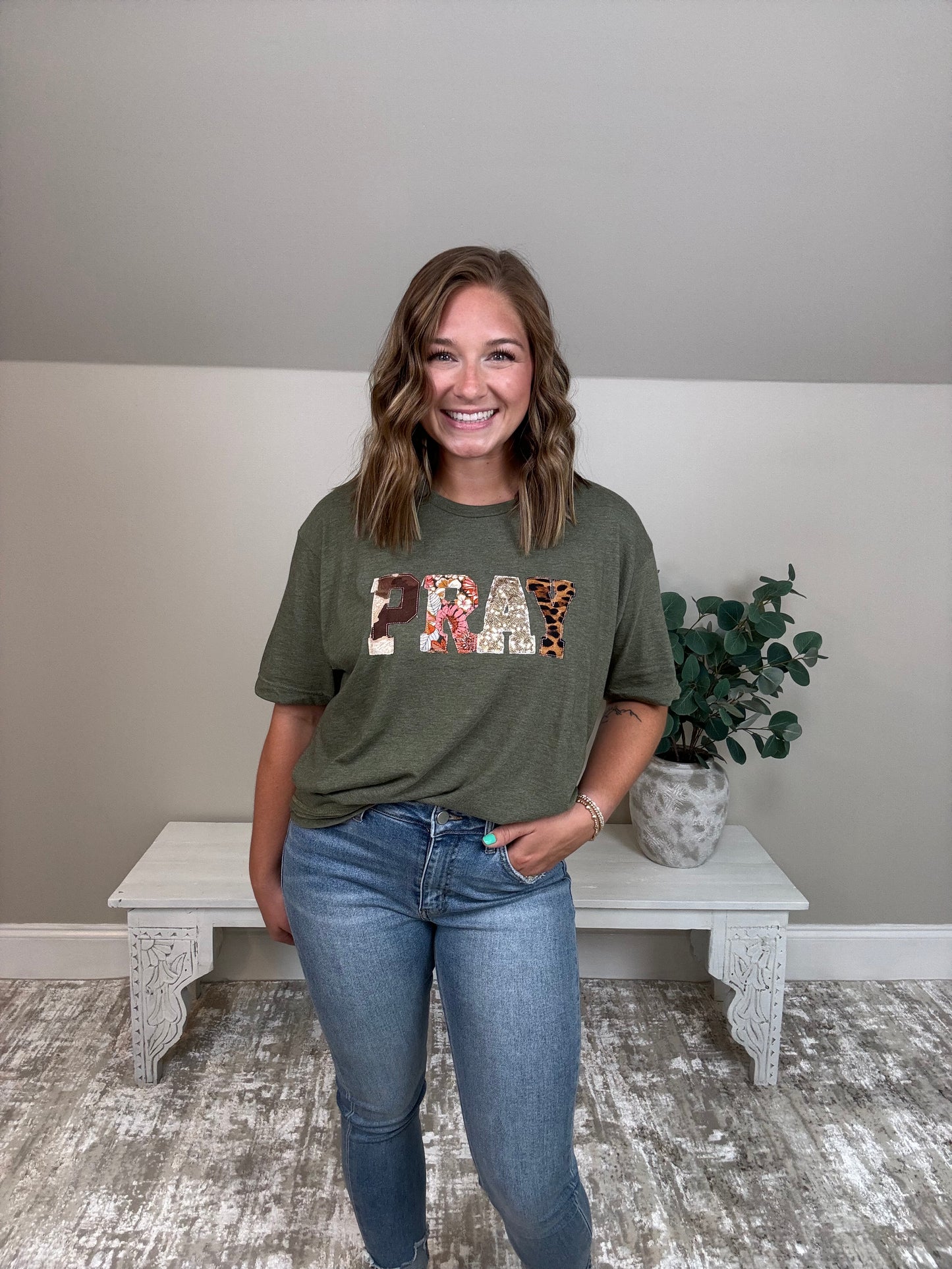 Pray Tee | Olive